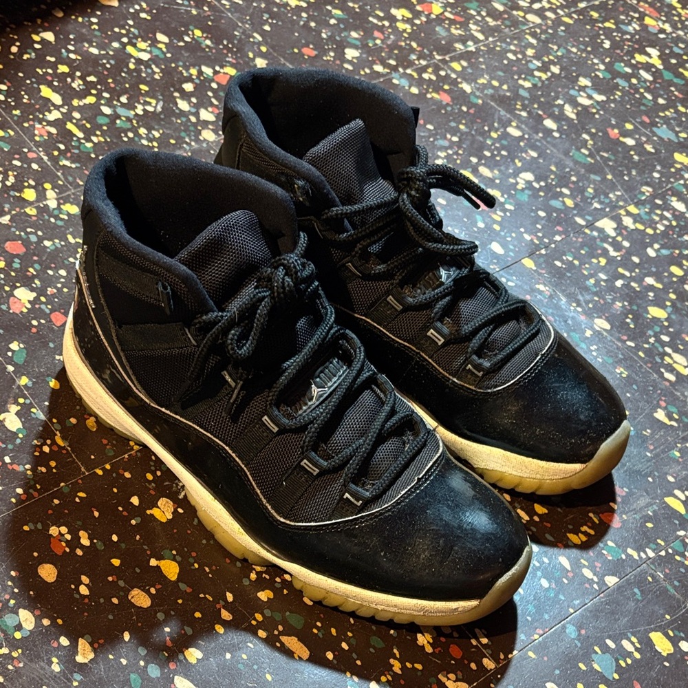 Jordan Black and White Jubilee 11s